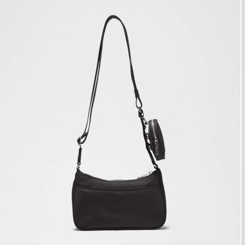 New without tag! Lululemon Black Crossbody Bag with nano pouch 2L - Picture 4 of 11